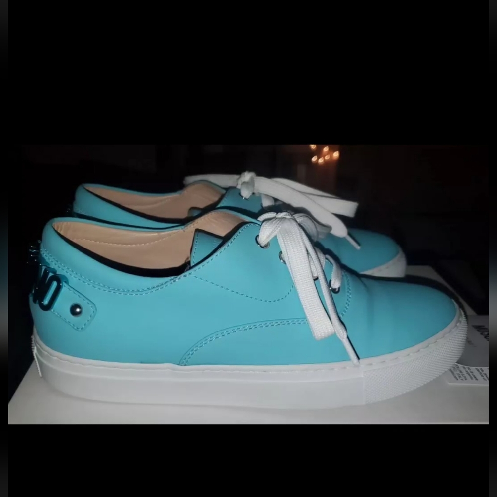 Moschino Couture Milano Womens Blue Leather sneakers sz 36(5 5) Made In Italy.